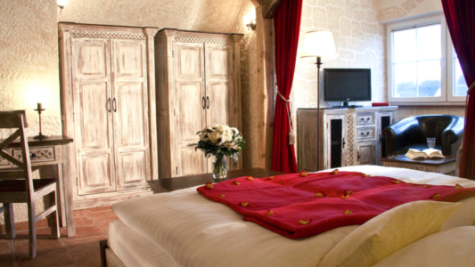 BinzHotel. Eine Giebelstube im Kastell