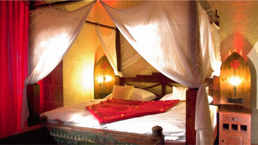 BinzHotel: Ein Himmelbett im Kastell